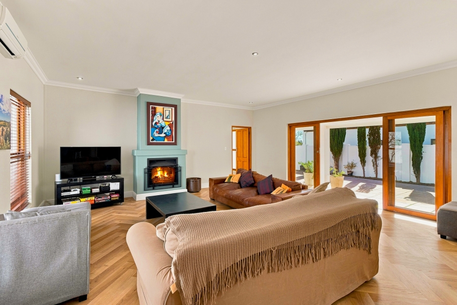 5 Bedroom Property for Sale in Croydon Vineyard Estate Western Cape